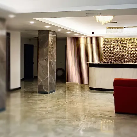 Anman Hhbb Tourism & Business Падуя